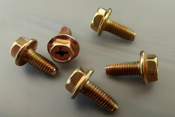 三角螺釘沒工具怎么拆？掌握這幾個妙招！